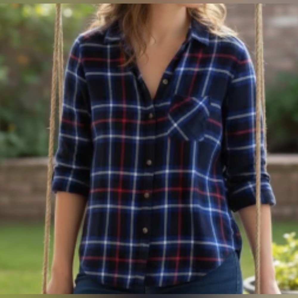 AE Boyfriend Fit Plaid Blue and Red Plaid Button-Down Flannel Sz L